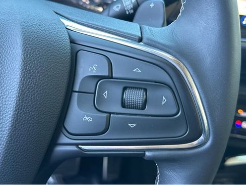 Certified 2022 Buick Envision Essence w/ Technology Package II image 30