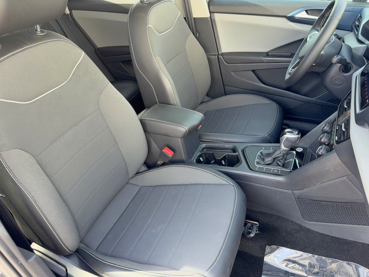 Used 2023 Volkswagen Taos SE w/ Panoramic Sunroof Package FWD image 30