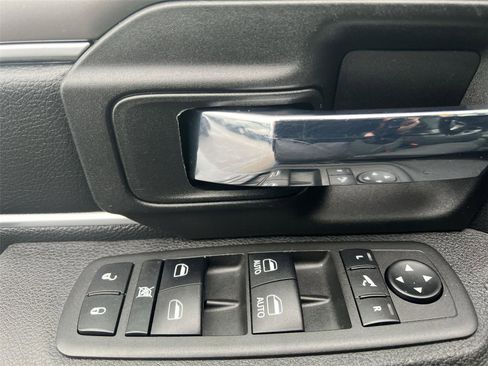 Used 2021 RAM 1500 Classic Warlock image 12