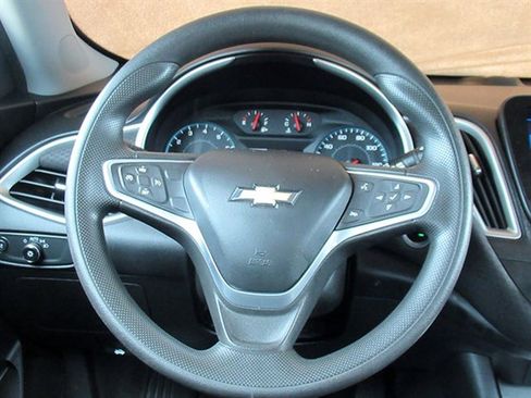 Used 2022 Chevrolet Malibu LT image 18