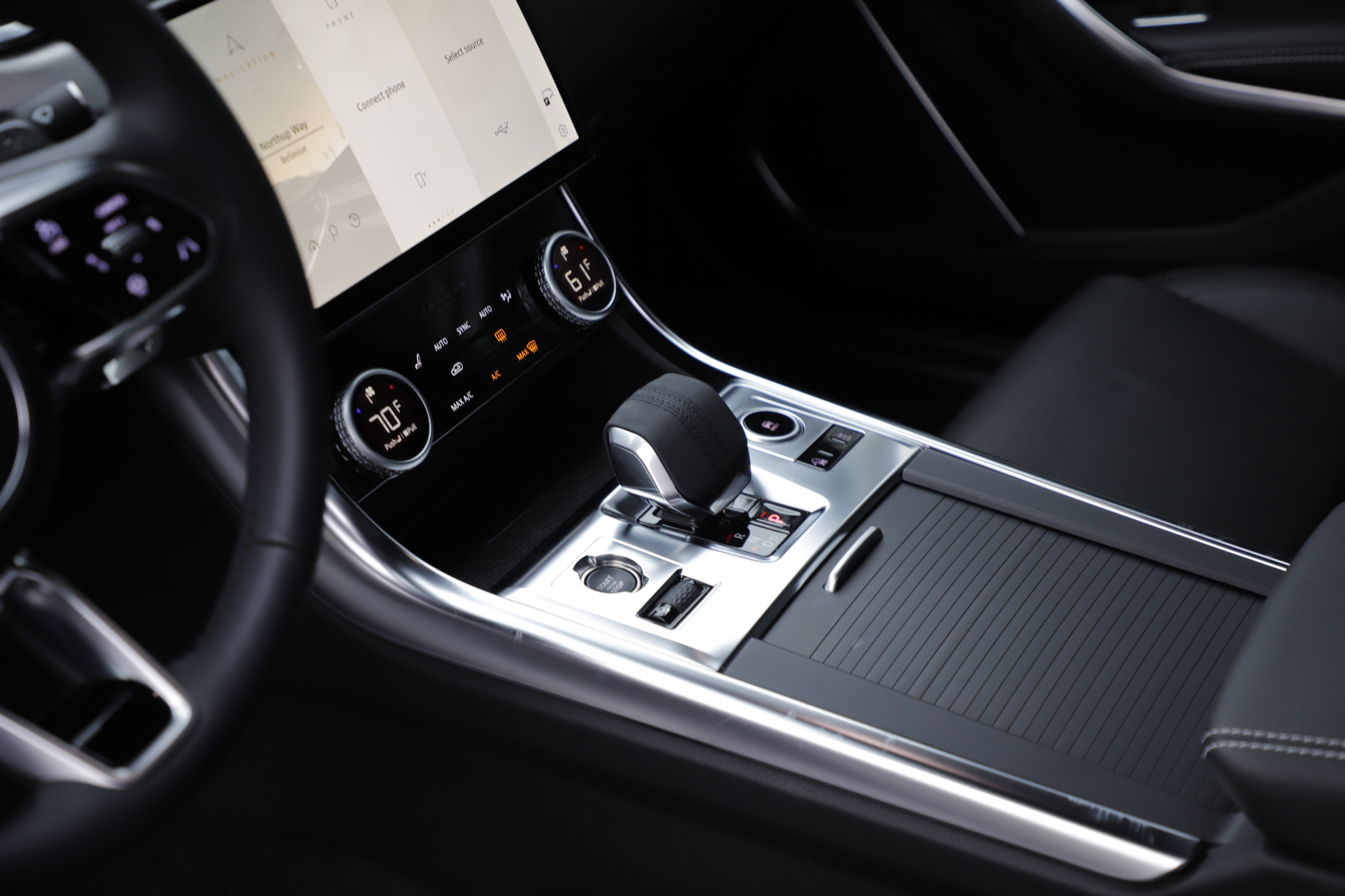 Used 2024 Jaguar XF R-Dynamic SE AWD/4WD image 17