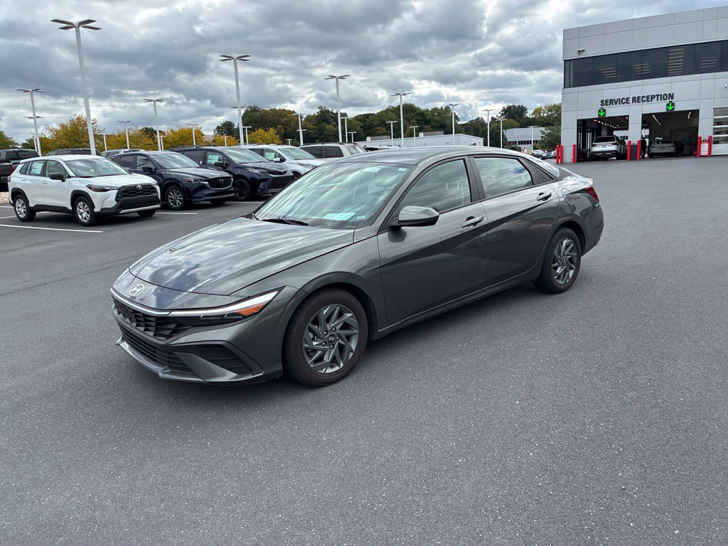 Used 2024 Hyundai Elantra SEL FWD image 17