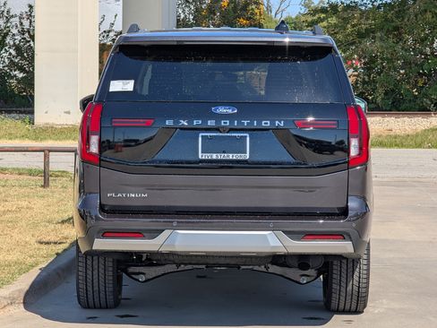 New 2025 Ford Expedition Platinum w/ Driver's Package image 5