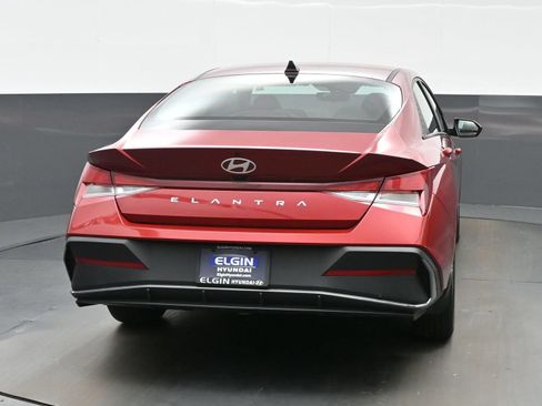Certified 2024 Hyundai Elantra SEL FWD image 5