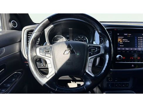 Used 2020 Mitsubishi Outlander SEL AWD/4WD image 26