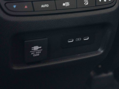 Used 2025 Honda Pilot Elite image 43