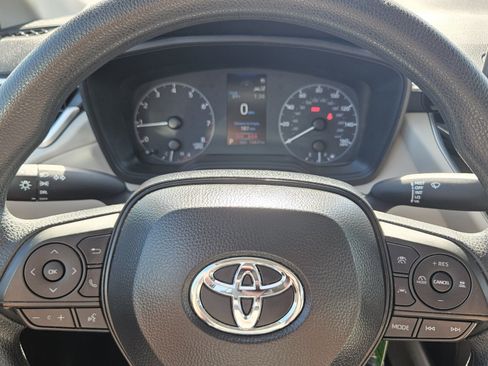 Certified 2024 Toyota Corolla Cross L image 17