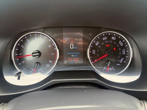 Used 2020 Toyota RAV4 LE FWD image 16
