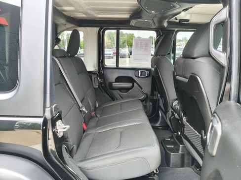 Used 2024 Jeep Wrangler Unlimited Rubicon 4xe w/ Convenience Group AWD/4WD image 12