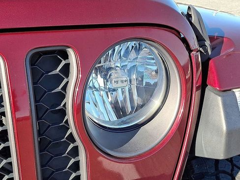 Used 2021 Jeep Gladiator Mojave AWD/4WD image 9