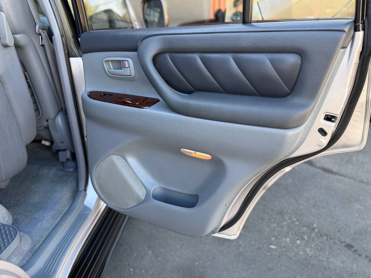 Used 1999 Toyota Land Cruiser w/ Leather Trim Pkg AWD/4WD image 69