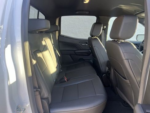 Used 2026 Chevrolet Colorado LT w/ LT Convenience Package image 9