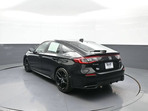 Used 2023 Honda Civic Sport image 8