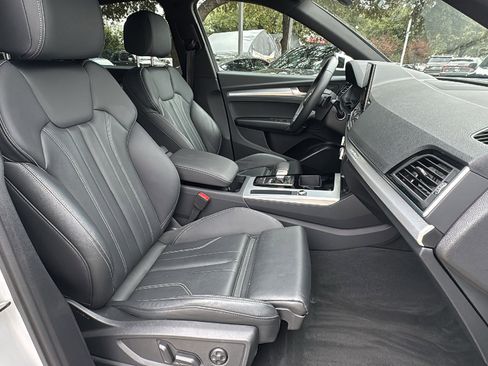 Certified 2025 Audi Q5 2.0T Premium image 32