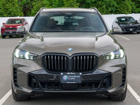 Used 2024 BMW X5 xDrive50e w/ M Sport Package AWD/4WD image 2