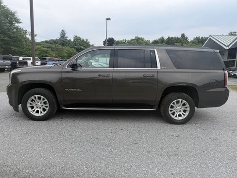 Used 2019 GMC Yukon XL SLT w/ Open Road Package AWD/4WD image 2