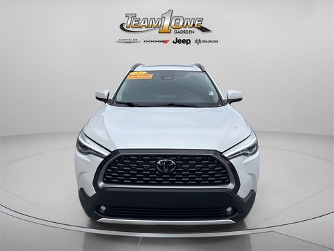 Used 2023 Toyota Corolla Cross XLE image 2