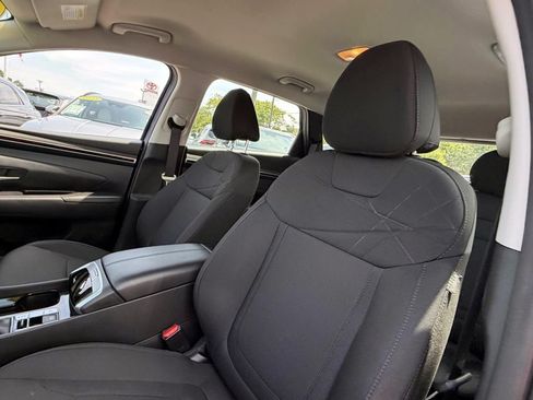 Certified 2024 Hyundai Tucson SE FWD image 9