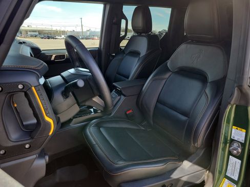 Used 2024 Ford Bronco Badlands image 14