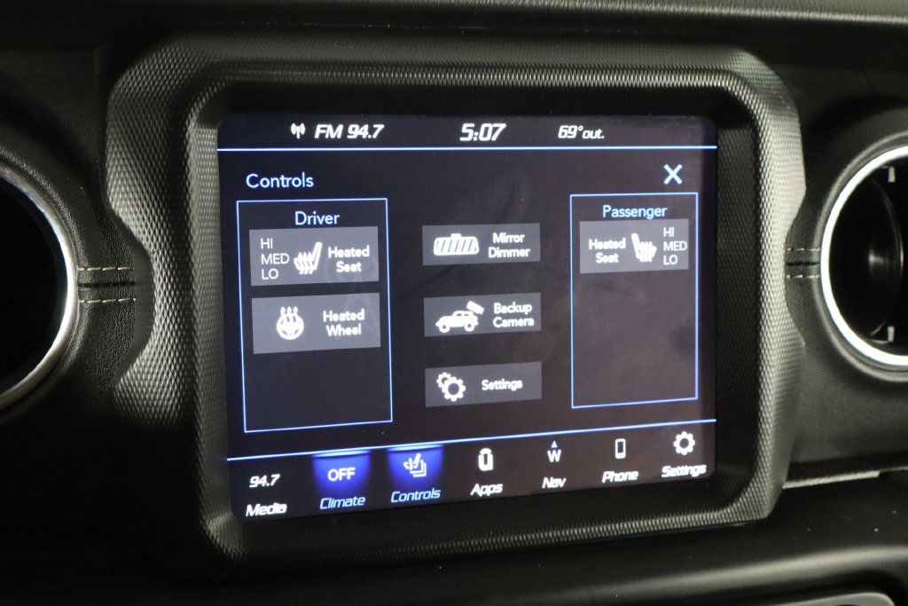 Used 2022 Jeep Wrangler Unlimited Sahara w/ Cold Weather Group AWD/4WD image 33
