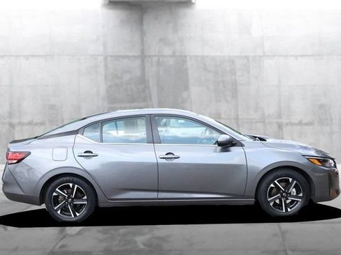 Certified 2025 Nissan Sentra SV FWD image 4