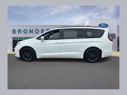 Used 2021 Chrysler Pacifica Touring-L w/ Uconnect Theater Family Group