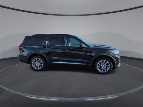 New 2025 Ford Explorer Active w/ Active Comfort Package image 9