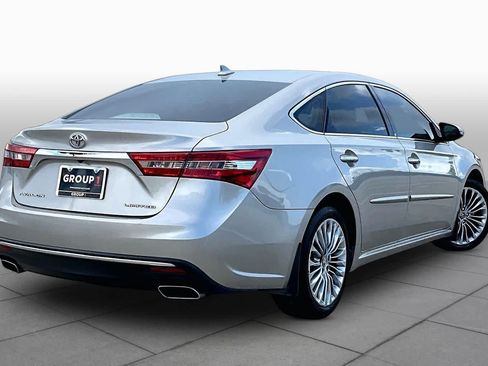 Used 2018 Toyota Avalon Limited FWD image 13