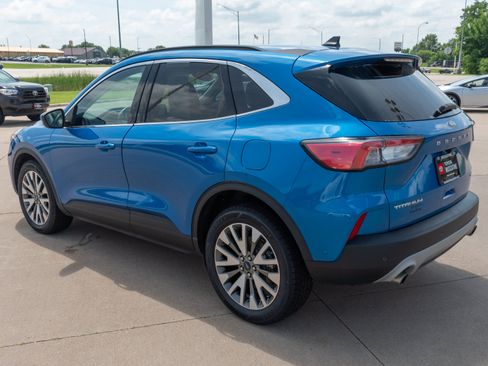 Used 2021 Ford Escape Titanium AWD/4WD image 18