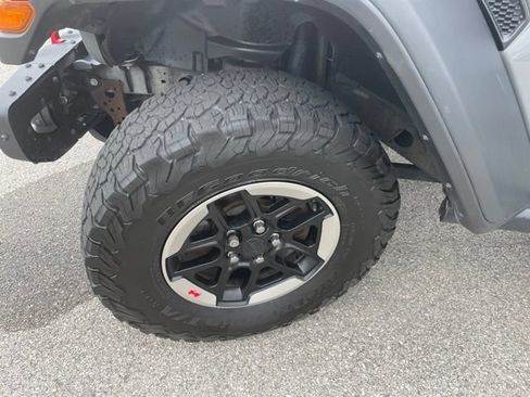 Used 2019 Jeep Wrangler Unlimited Rubicon AWD/4WD image 17