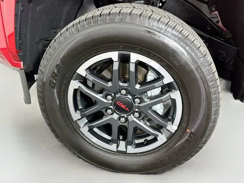 Certified 2026 Toyota Tacoma SR5 AWD/4WD image 30