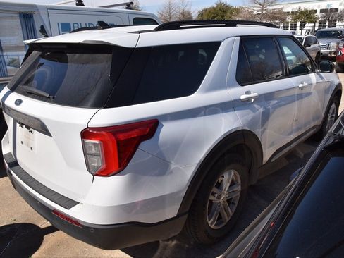 Used 2021 Ford Explorer XLT image 6