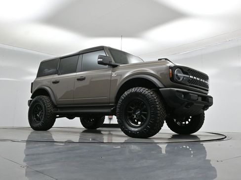 New 2025 Ford Bronco Outer Banks image 3