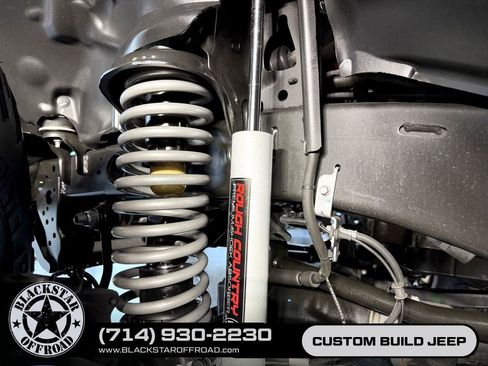 Used 2020 Jeep Gladiator Overland w/ Popular Equipment Package AWD/4WD image 28