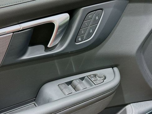 Used 2026 Buick Enclave Sport Touring w/ Power Package FWD image 18