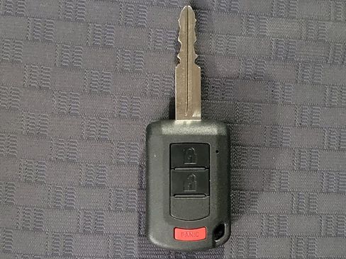 Used 2018 Mitsubishi Mirage ES FWD image 32