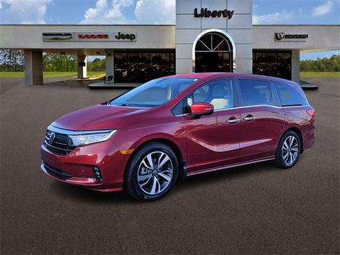 Used 2022 Honda Odyssey Touring image 2