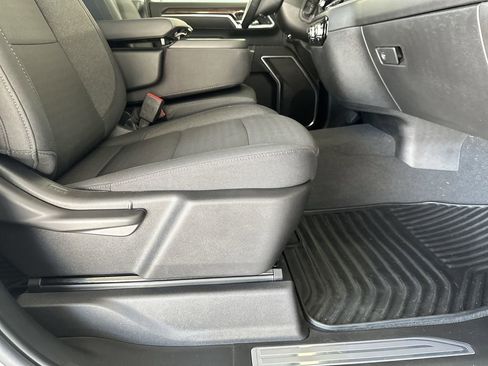 Used 2025 GMC Sierra 2500 SLE image 39