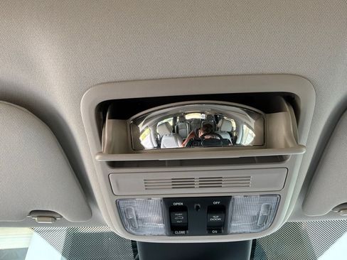 Used 2025 Honda Odyssey Touring image 21