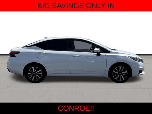 Used 2022 Nissan Versa SV w/ Trunk Package FWD image 4