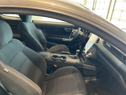 Used 2017 Ford Mustang Coupe image 12