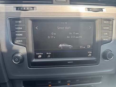 Used 2017 Volkswagen Golf S FWD image 19