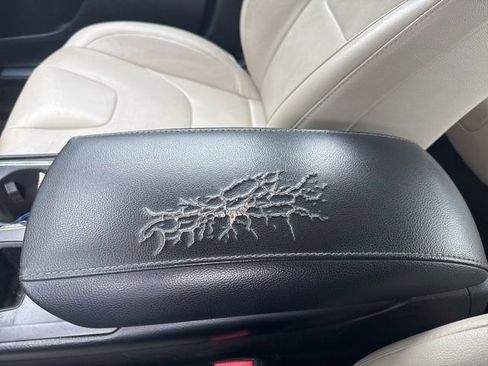 Used 2018 Ford Fusion Titanium AWD/4WD image 18