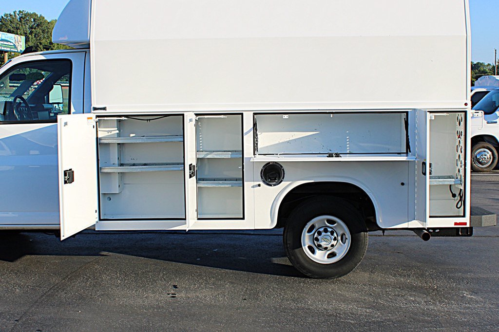 Used 2022 Chevrolet Express 3500 w/ Power Convenience Package RWD image 8