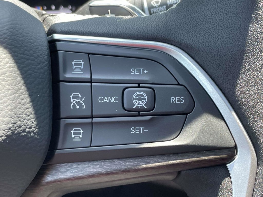 New 2026 Jeep Grand Cherokee Altitude AWD/4WD image 31