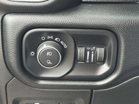 Used 2019 RAM 1500 Laramie image 19