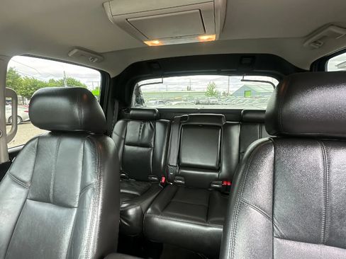 Used 2011 Chevrolet Avalanche LT w/ Luxury Package AWD/4WD image 9