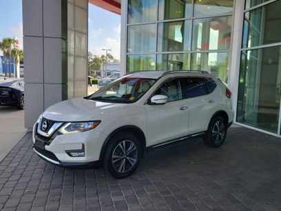Used 2017 Nissan Rogue SL