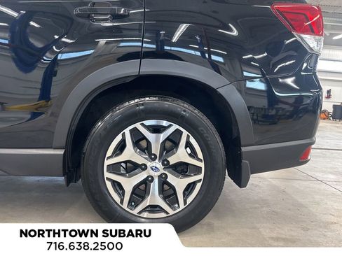 Used 2020 Subaru Forester Premium AWD/4WD image 30