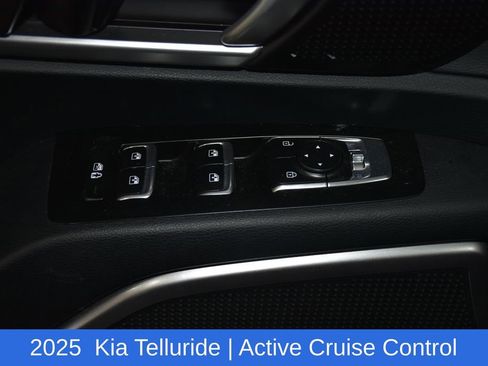 Used 2025 Kia Telluride S image 23